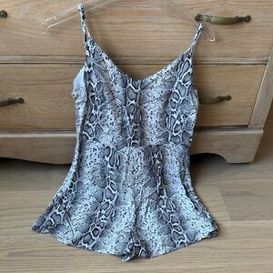 Millau mini snake print romper size small nwt adjustable straps summer